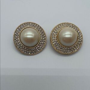 Tara Gold and Cream Pearl Clip On Earrings